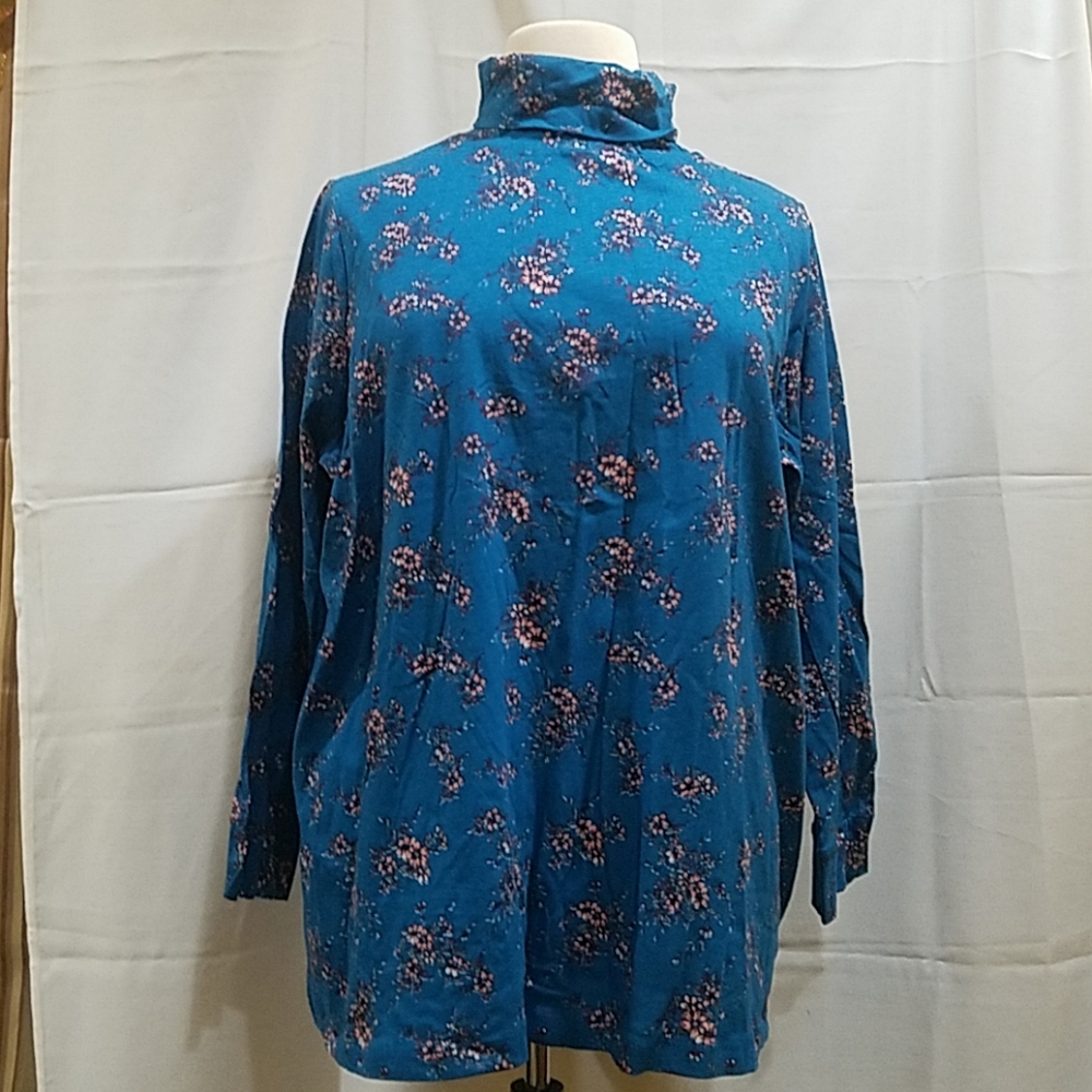 Printed Long Sleeve Turtleneck Perfect Tee NWOT
